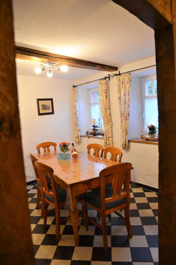 Altes Winzerhaus - Ferienhaus Burgen  Extérieur photo